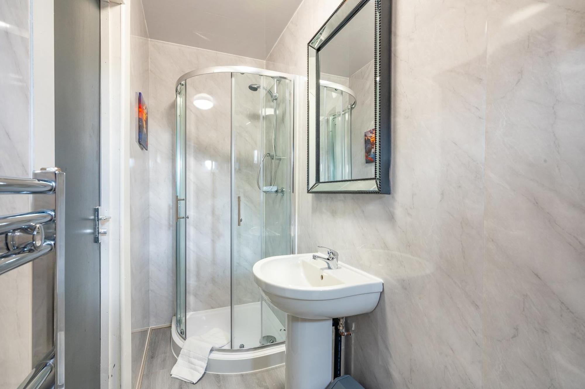*Rc246*For Your Relaxed & Cosy Stay + Free Parking Leeds  Kültér fotó